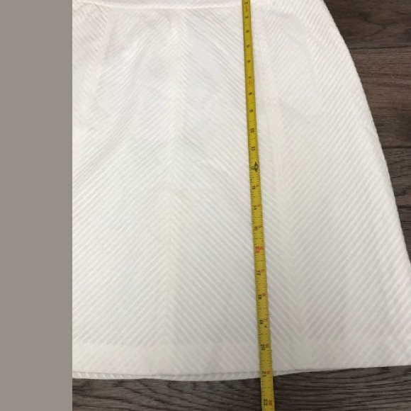 Ann Taylor Petites A-Line Textured V-Lined Skirt - Picture 7 of 8